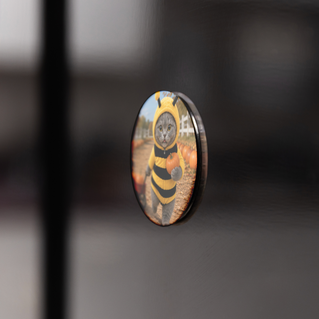 Buzzy_Bee_Round_Button_Magnet_RoundButtonMagnet_BlackFridge_AS_Mockup.png_16050578