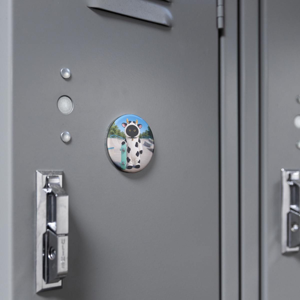 MooMoo_Moments_Round_Fridge_Magnet_RoundButtonMagnet_Locker_AS_Mockup.png_16052163