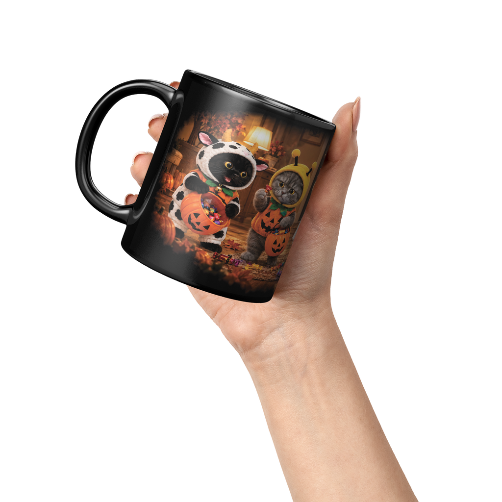 Porky__Friends_Trick-or-Treat_Halloween_Lifestyle_Raised_Hand_LH_Mockup.png_16126662