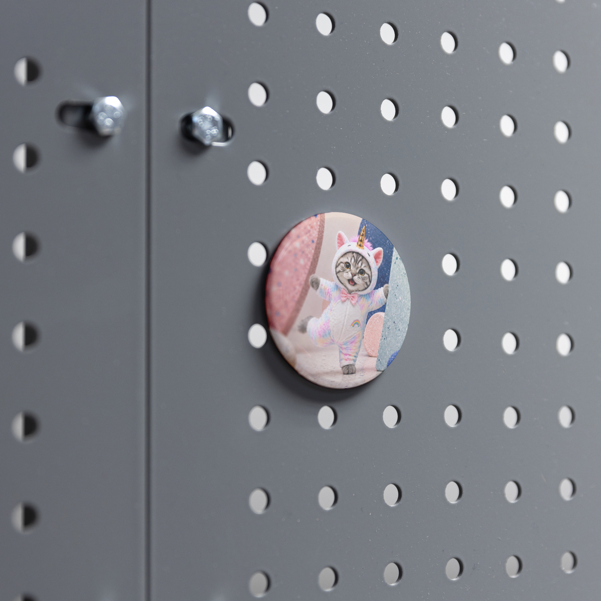 Uni_Magic_Round_Fridge_Magnet_RoundButtonMagnet_Workspace_Mockup.png_16052339